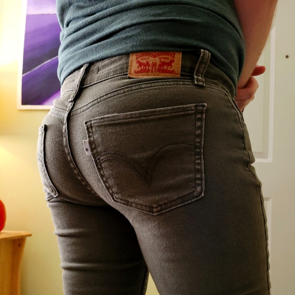 Levi's 535 Super Skinny Distressed Jeans, size 27